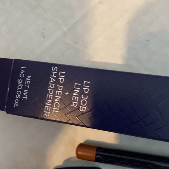 DRAGUN Beauty Lip Job Liner & Sharpener - Picture 3 of 5